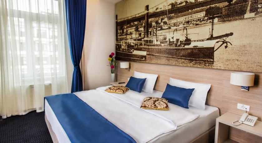 Five Points Square 10